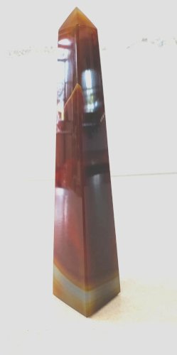 Obélisque en pierre d'Agathe rubanée XX siècle