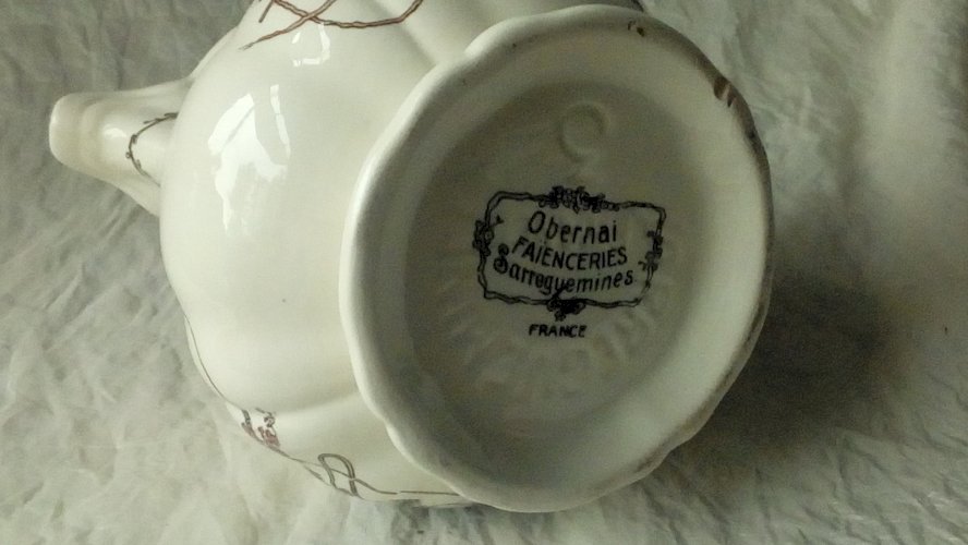 OBERNAI POT A LAIT CREMIER EN FAIENCE SARREGUEMINES*