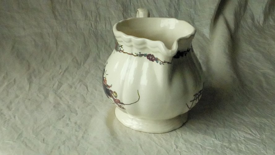 OBERNAI POT A LAIT CREMIER EN FAIENCE SARREGUEMINES*