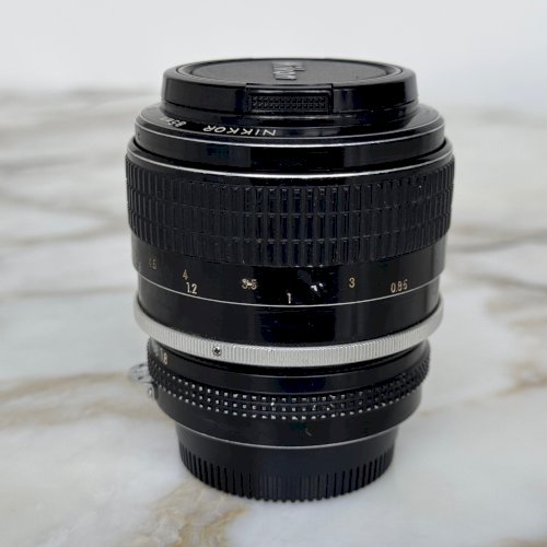 Objectif Nikon Nikkor 85 mm 1:1.8 441137 Lens G7020