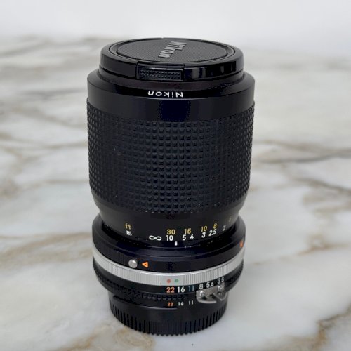 Objectif Nikon Zoom Nikkor 35-105 mm 1:3.5-4.5 1945878 G7021