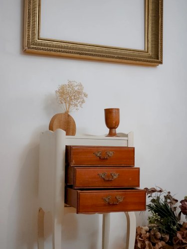 Odile, la table de chevet beige en bois N°1171