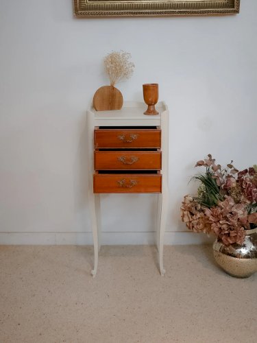 Odile, la table de chevet beige en bois N°1171