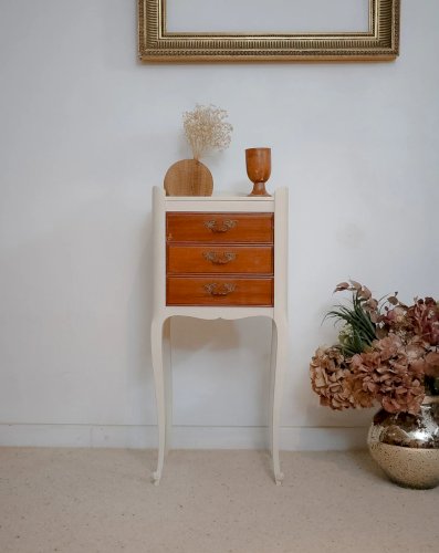 Odile, la table de chevet beige en bois N°1171