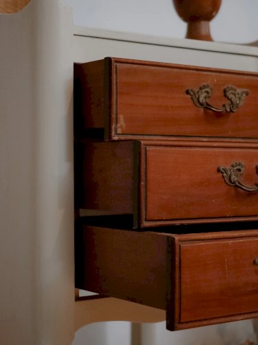 Odile, la table de chevet beige en bois N°1171