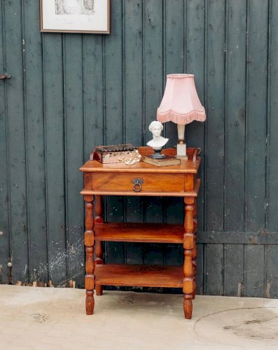 Odile, la table de chevet en acajou N°501