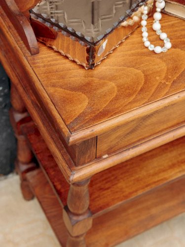 Odile, la table de chevet en acajou N°501