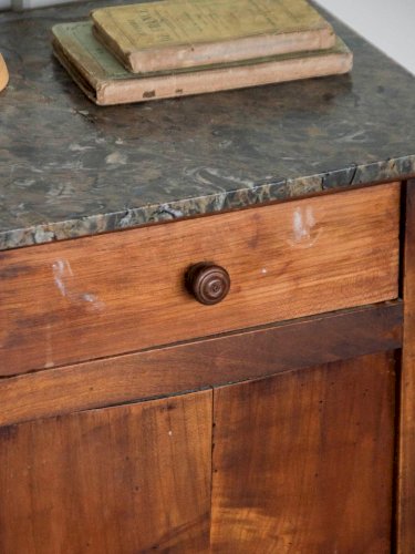 Odile, la table de chevet en bois et marbre N°629