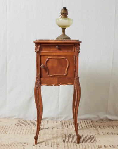 Odile, la table de chevet en bois foncé N°1177