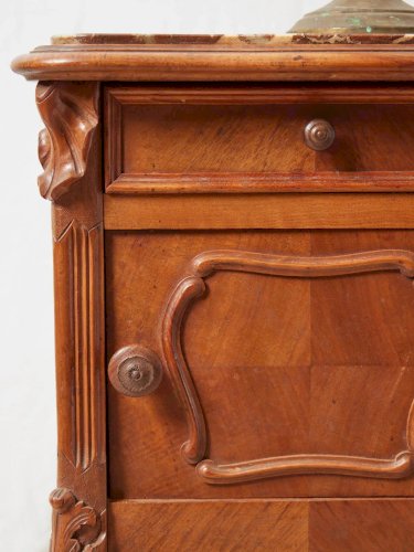 Odile, la table de chevet en bois foncé N°1177