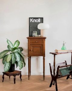 Odile, the solid wood bedside table No. 550