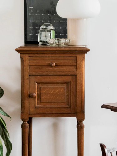 Odile, la table de chevet en bois massif N°550