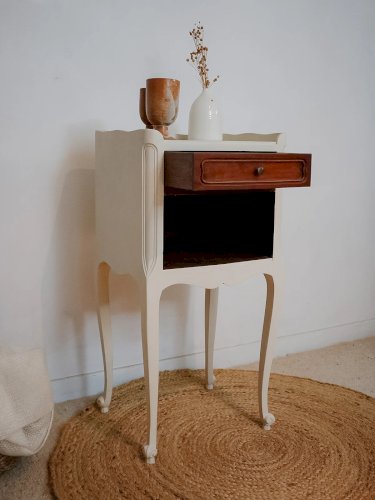 Odile, la table de chevet en bois N°1168