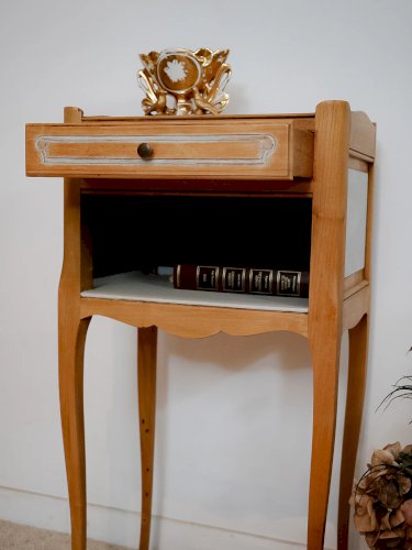 Odile, la table de chevet en bois N°1170