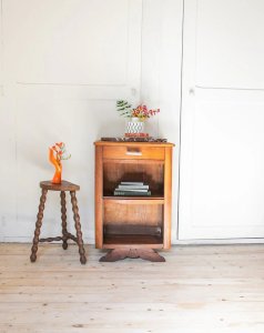 Odile, the wooden bedside table N°361