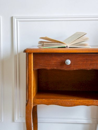 Odile, la table de chevet en bois N°428