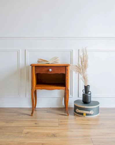 Odile, la table de chevet en bois N°428
