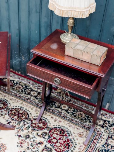 Odile, la table de chevet en bois N°431