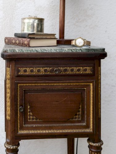 Odile, la table de chevet en bois N°437