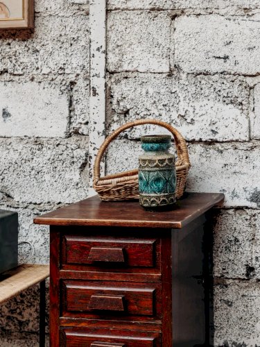 Odile, la table de chevet en bois N°497