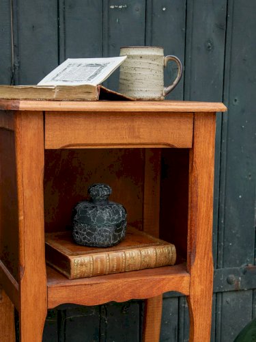 Odile, la table de chevet en bois N°506