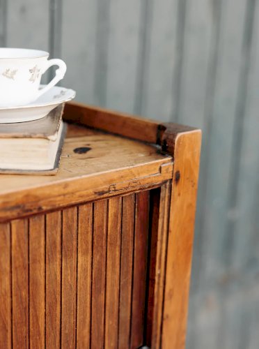 Odile, la table de chevet en bois N°515
