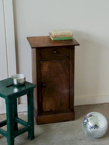 Odile, la table de chevet en bois N°521