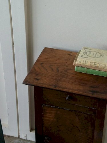 Odile, la table de chevet en bois N°521