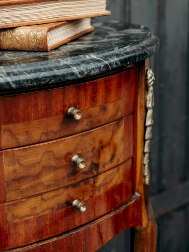 Odile, la table de chevet en bois N°529