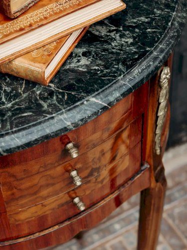 Odile, la table de chevet en bois N°529