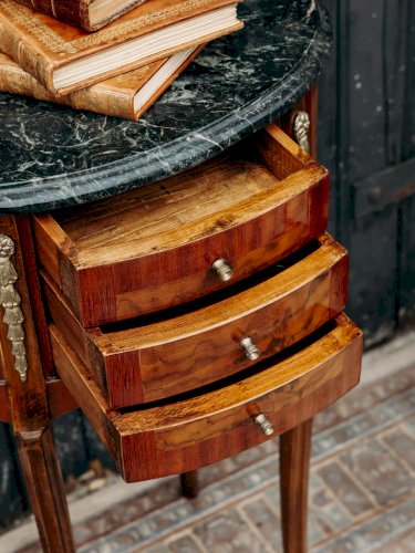 Odile, la table de chevet en bois N°529