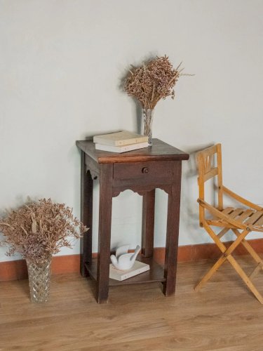 Odile, la table de chevet en bois N°576