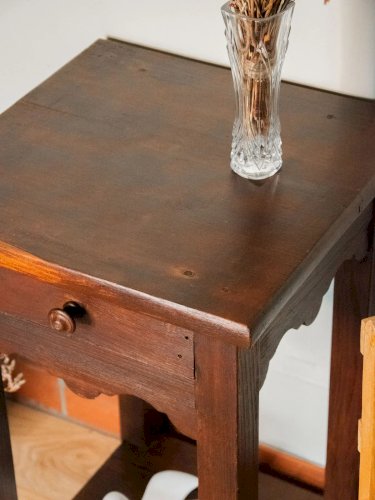 Odile, la table de chevet en bois N°576