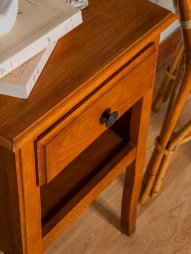 Odile, la table de chevet en bois N°579