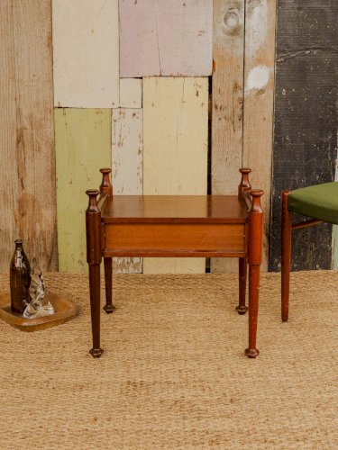 Odile, la table de chevet en bois N°589