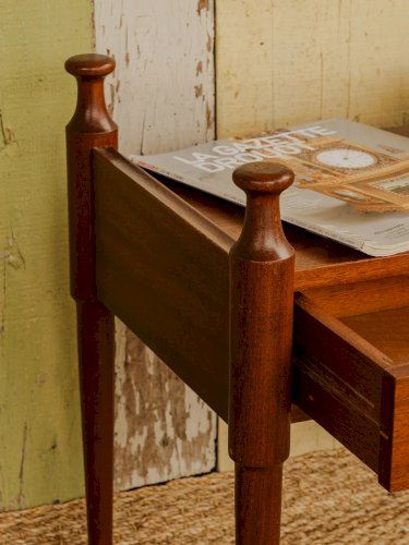 Odile, la table de chevet en bois N°589