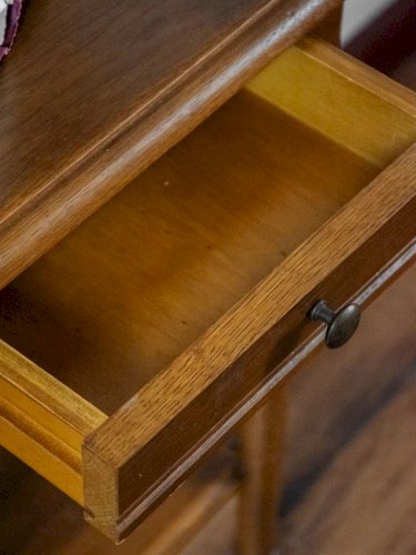 Odile, la table de chevet en bois N°605