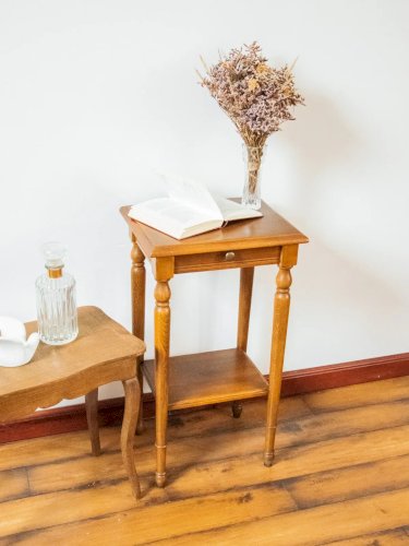 Odile, la table de chevet en bois N°605