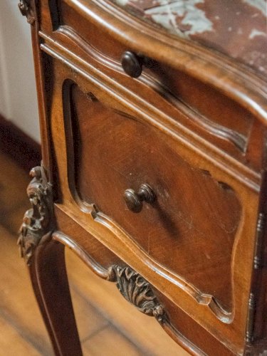 Odile, la table de chevet en bois N°606