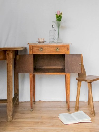 Odile, la table de chevet en bois N°648