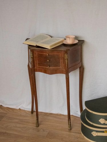 Odile, la table de chevet en bois N°649