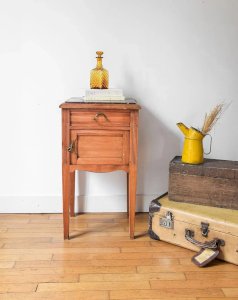 Odile, the marble bedside table No. 342