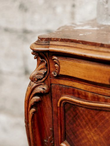 Odile, la table de chevet en marbre N°401