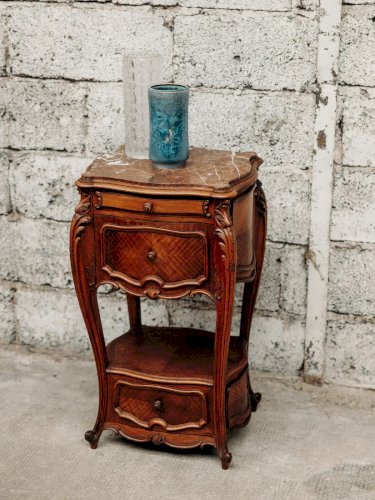 Odile, la table de chevet en marbre N°401