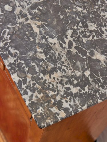 Odile, la table de chevet en marbre noir N°1199