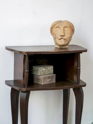 Odile, la table de chevet foncée N°395