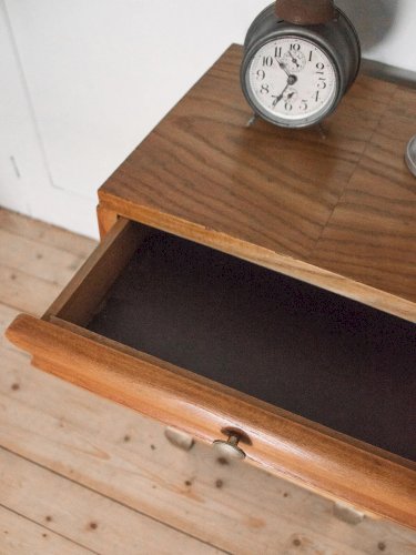 Odile, la table de chevet N°311