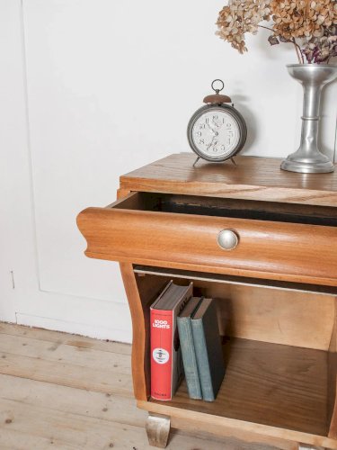 Odile, la table de chevet N°311