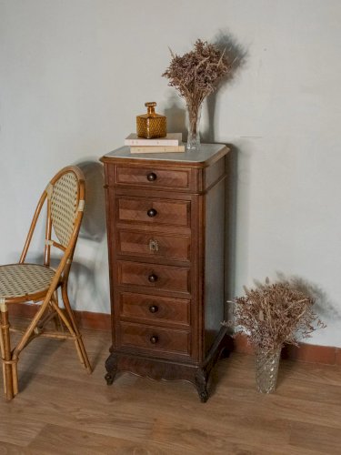 Odile, la table de chevet N°608