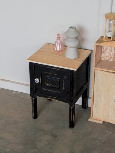 Odile, la table de chevet patinée noire N°630